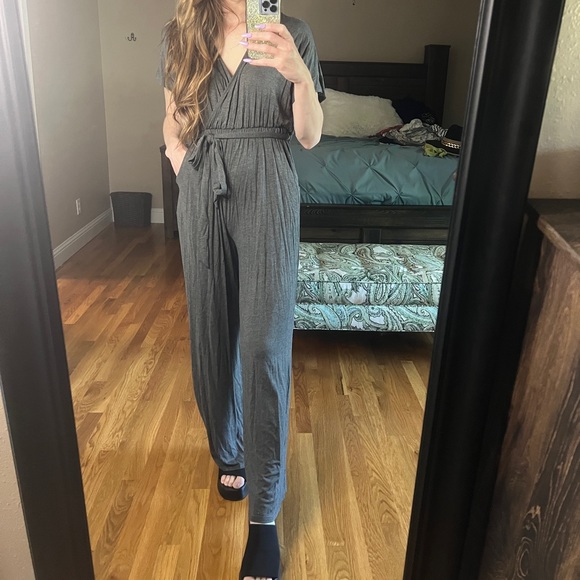 Kiki Larue Office Edit capped off jumpsuit size small - Picture 2 of 3